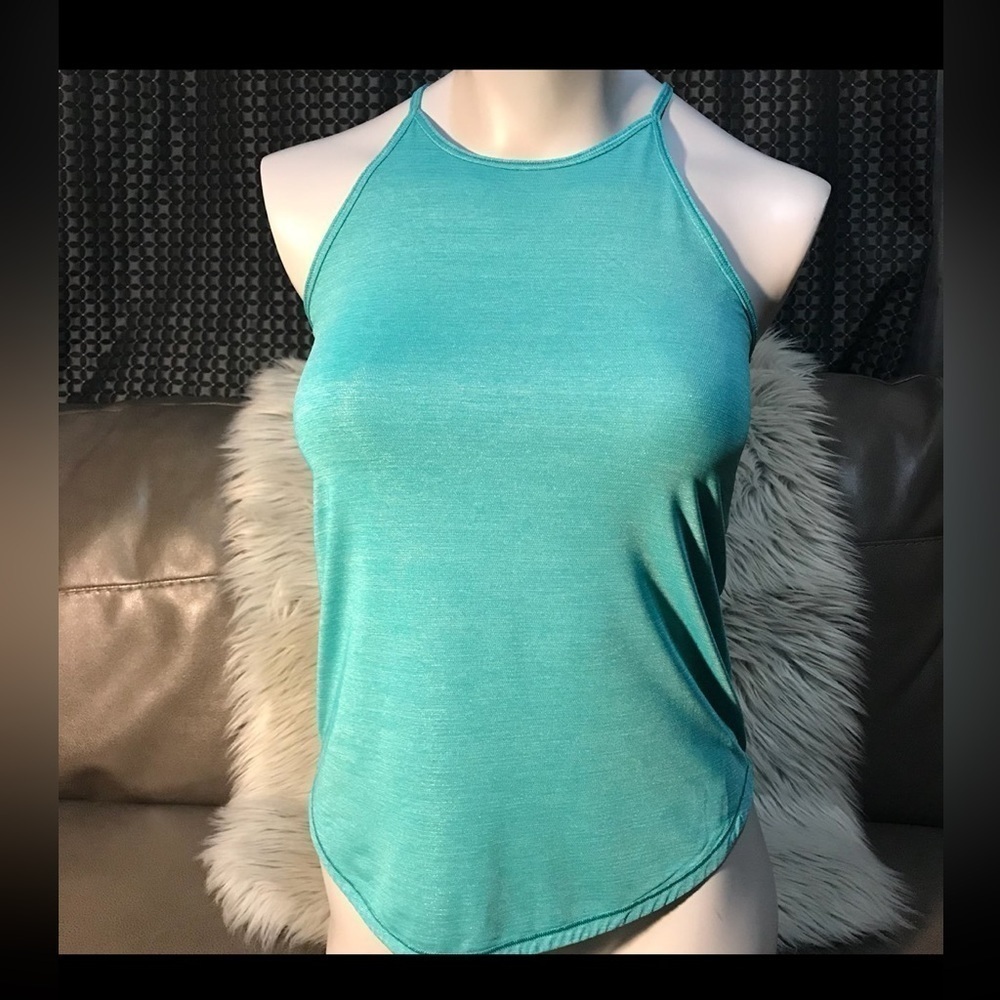 Lululemon faster than light singlet